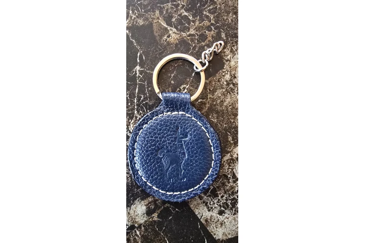 $3 : Llavero de cuero image 2