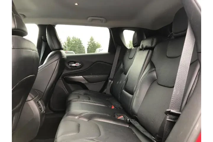 Jeep Cherokee 2021 4x4 Latit image 9