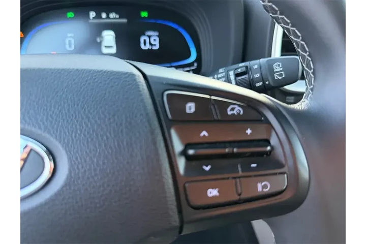 $21500 : Hyundai VENUE 2025 SEL 4dr C image 6