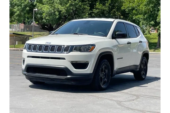 $8900 : 2018 Compass Sport image 3