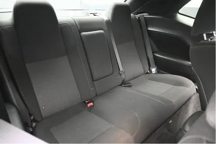 $23998 : Dodge Challenger 2015 R/T 2d image 2