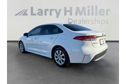 $21830 : Toyota Corolla 2024 LE 4dr S thumbnail