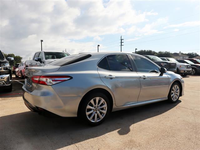 $19995 : 2018 Camry LE image 6