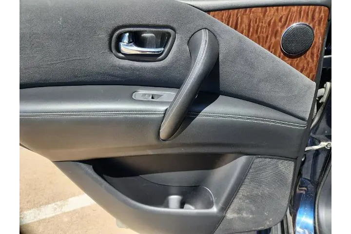 $11595 : Nissan Armada 2018 4x2 SV 4d image 10