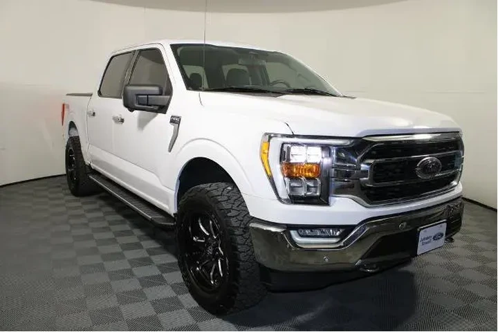 $30500 : Ford F-150 2021 4x4 XLT 4dr image 1