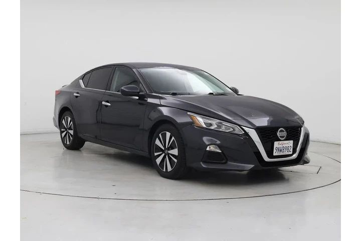 $16998 : Nissan Altima 2021 2.5 SV 4d image 1