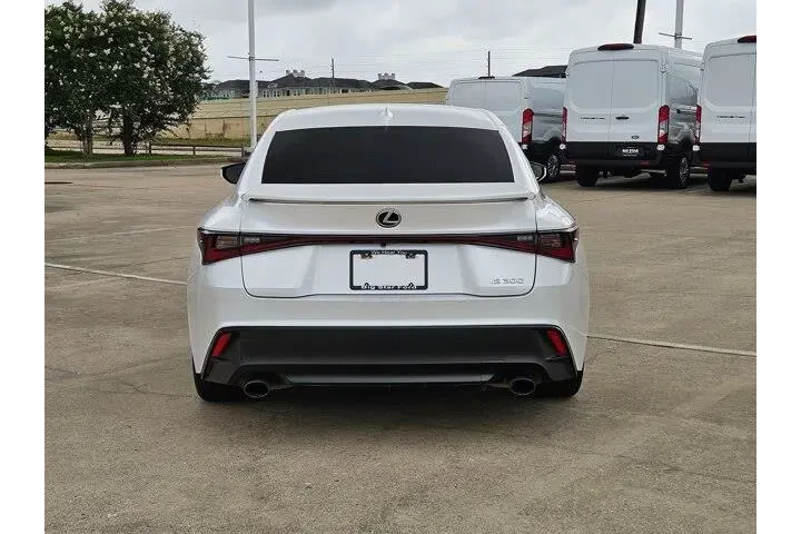 $27525 : Lexus IS 300 2021 4dr Sedan image 4