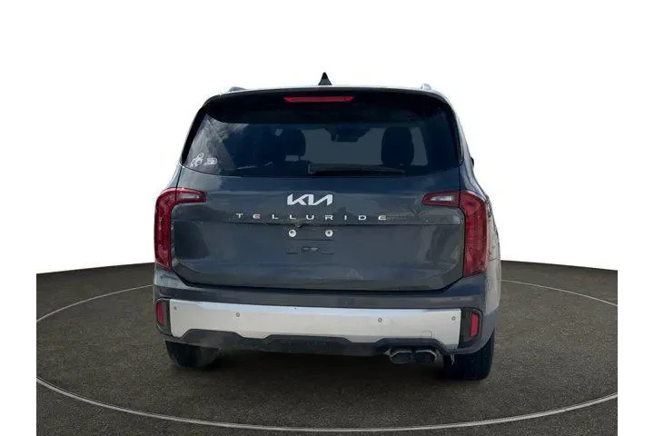 $31479 : Kia Telluride 2024 S 4dr SUV image 4