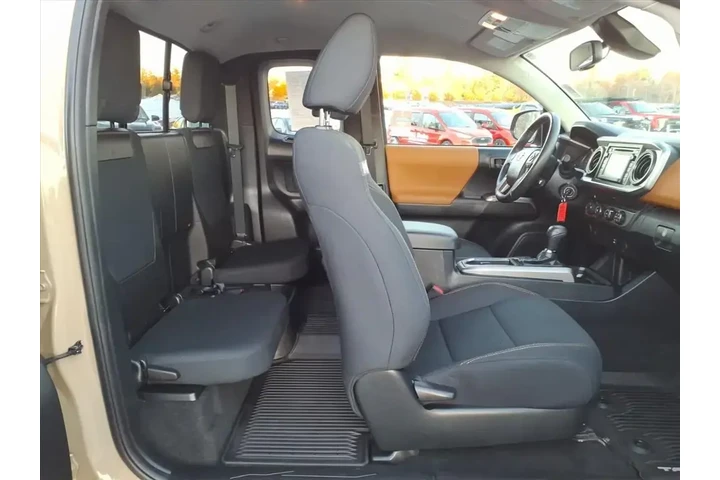 $28405 : Toyota Tacoma 2019 4x4 TRD O image 9