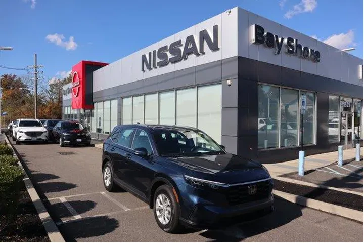 $25913 : Honda CR-V 2024 LX 4dr SUV image 2