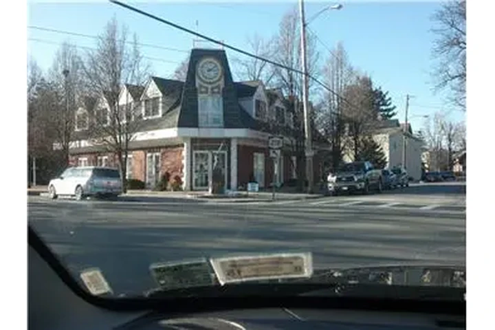 $1950 : Rental property with 1 bedro image 1