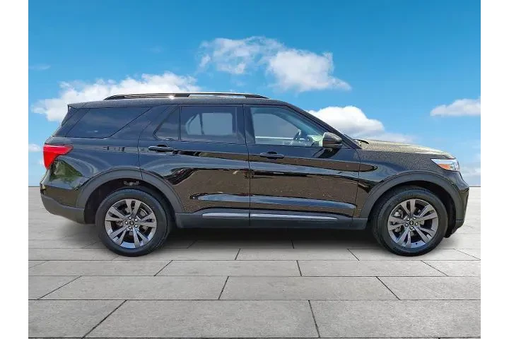 $31246 : Ford Explorer 2023 AWD XLT 4 image 7