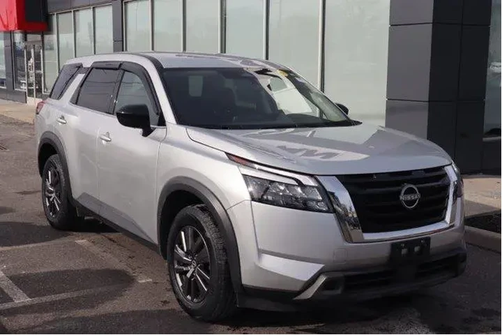 $25118 : Nissan Pathfinder 2023 AWD S image 3