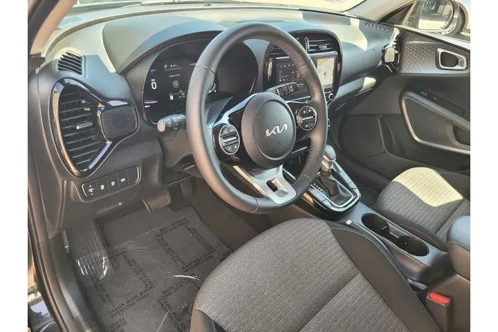 $18658 : Kia Soul 2023 EX 4dr Crossov image 9