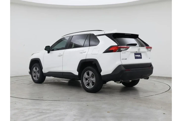 $27998 : Toyota RAV4 2022 XLE 4dr SUV image 2