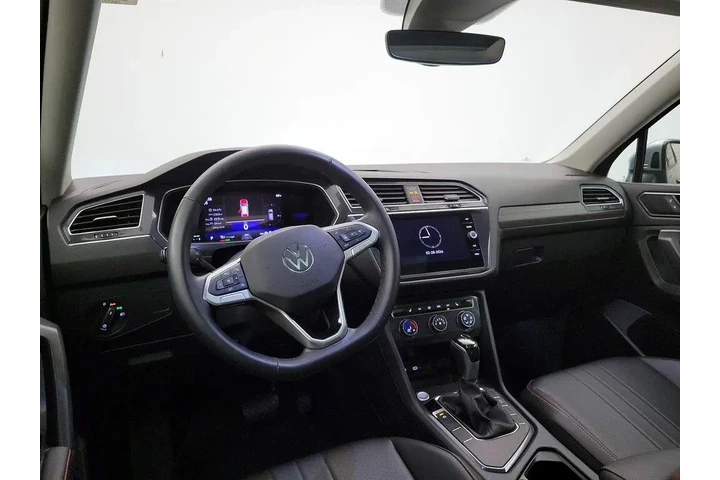 $23998 : Volkswagen Tiguan 2024 Wolfs image 9