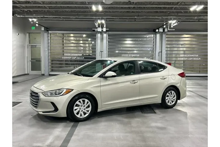 $6975 : Hyundai ELANTRA 2017 SE 4dr image 1