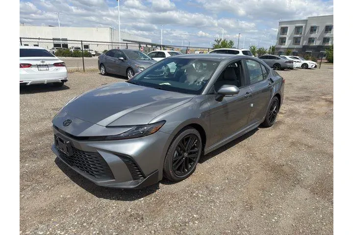 $38900 : Toyota Camry 2026 SE 4dr Sed image 2