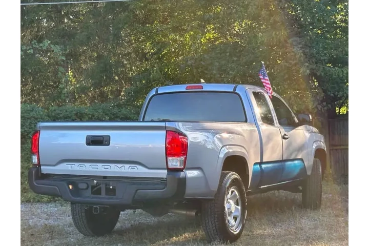$17990 : 2017 Tacoma image 8