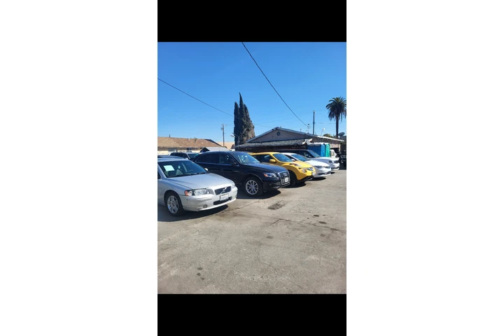 Public auto auction image 1