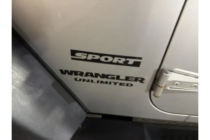 $10677 : Jeep Wrangler Unlimited 2012 image 3
