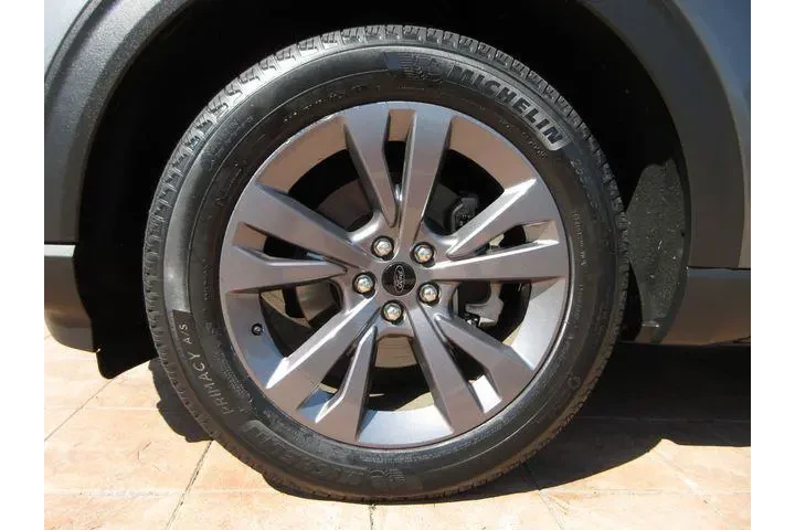 $27889 : Ford Explorer 2023 XLT 4dr S image 8