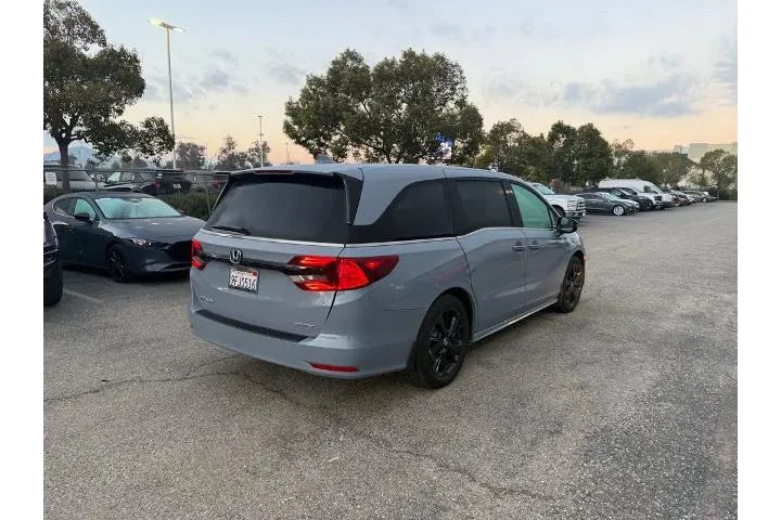 $34600 : Honda Odyssey 2023 Sport 4dr image 3