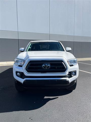 $26995 : 2021 Tacoma SR5 Double Cab I4 image 4