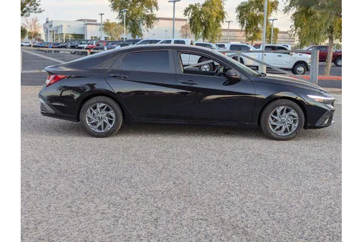 $18990 : Hyundai ELANTRA 2024 SEL 4dr image 3