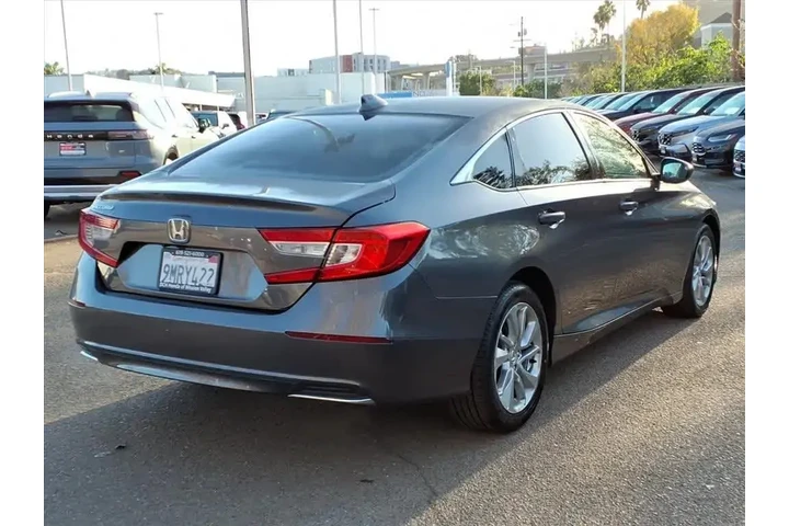 $12930 : Honda Accord 2018 LX 4dr Sed image 4