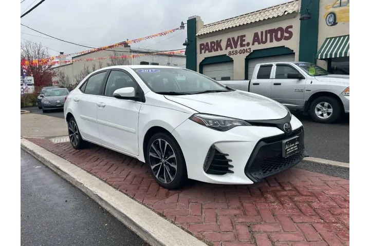 $10995 : 2017 Corolla SE image 1