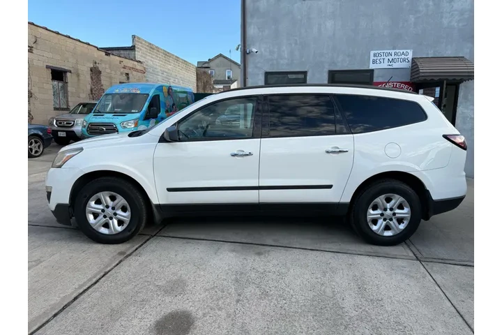 $8495 : 2013 Traverse LS AWD w/PDC image 2