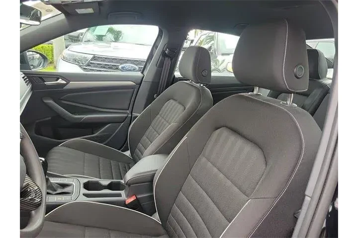 Volkswagen Jetta 2023 Sport image 10