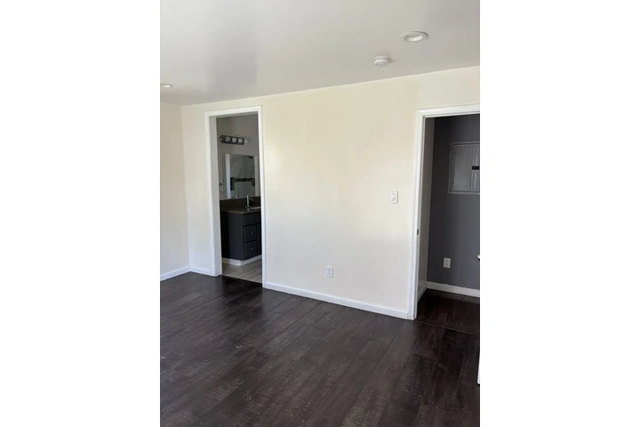 $2300 : Casa de Renta - La Puente image 7