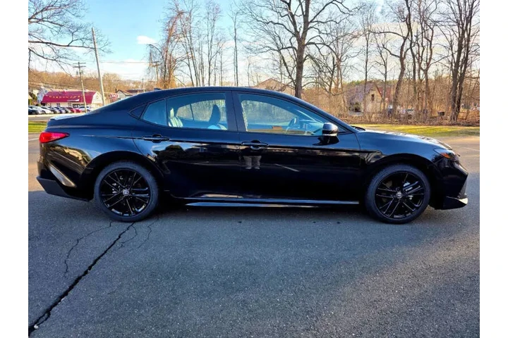 $28400 : 2025 Camry XSE image 8