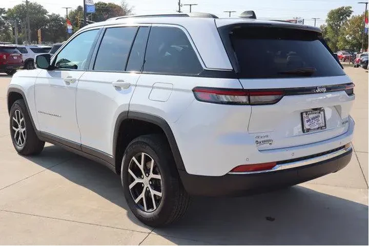 $39990 : Jeep Grand Cherokee 2024 4x4 image 7