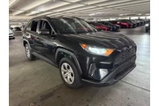 $23995 : Toyota RAV4 2021 LE 4dr SUV thumbnail