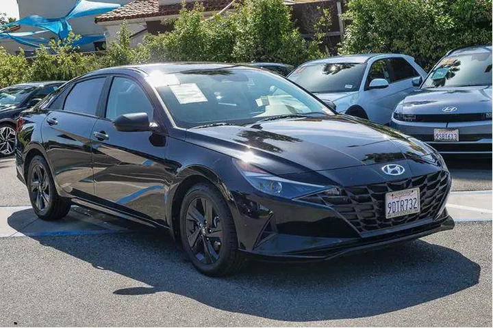 $21000 : Hyundai ELANTRA Hybrid 2023 image 3
