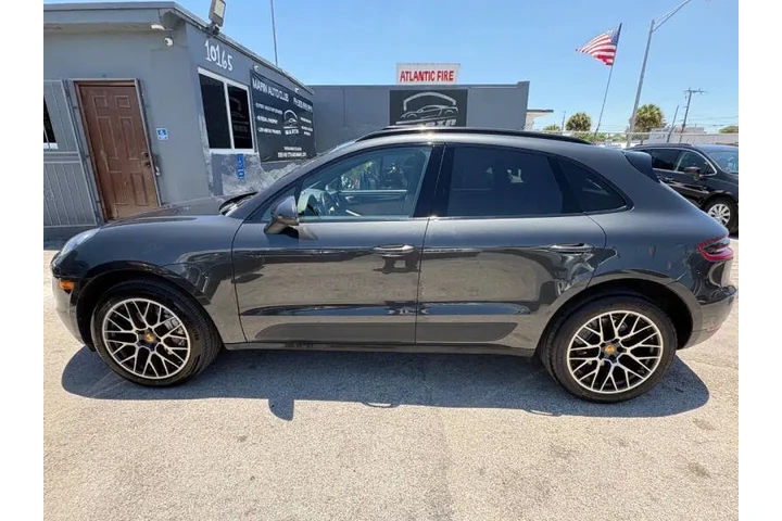 2017 Macan S image 4