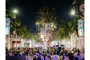 Rodeo Drive Holiday Lighting thumbnail