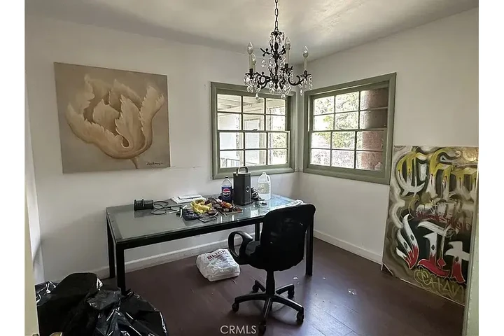 $1300 : Located on a desirable corner image 1