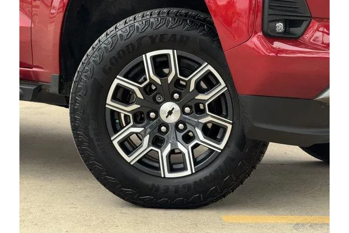 $39999 : Chevrolet Colorado 2024 4x4 image 3