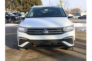 $20977 : Volkswagen Tiguan 2024 SE 4d thumbnail