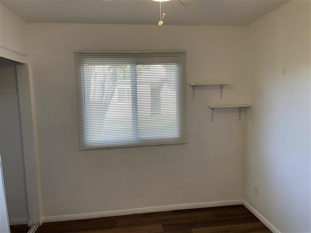 $1000 : Room for Rent image 3