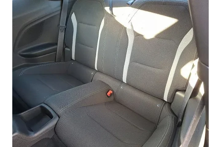 $22995 : Chevrolet Camaro 2018 LT 2dr image 10