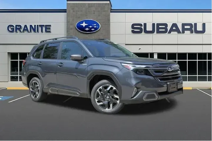 $38981 : Subaru Forester 2025 AWD Lim image 2