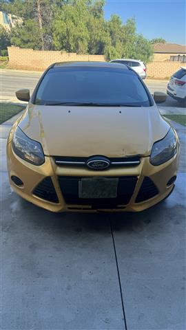 $4500 : Ford Focus SE Hatchback image 2