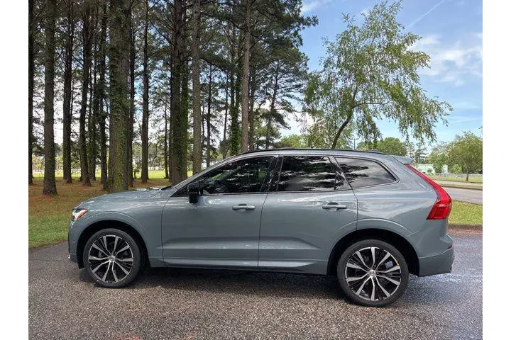 $34171 : Volvo XC60 2023 B5 Plus Dark image 6