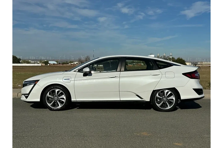 $21767 : Honda Clarity Plug-In Hybrid image 7