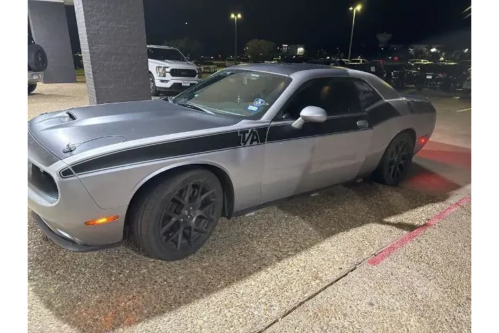 $19912 : Dodge Challenger 2017 T/A 2d image 2